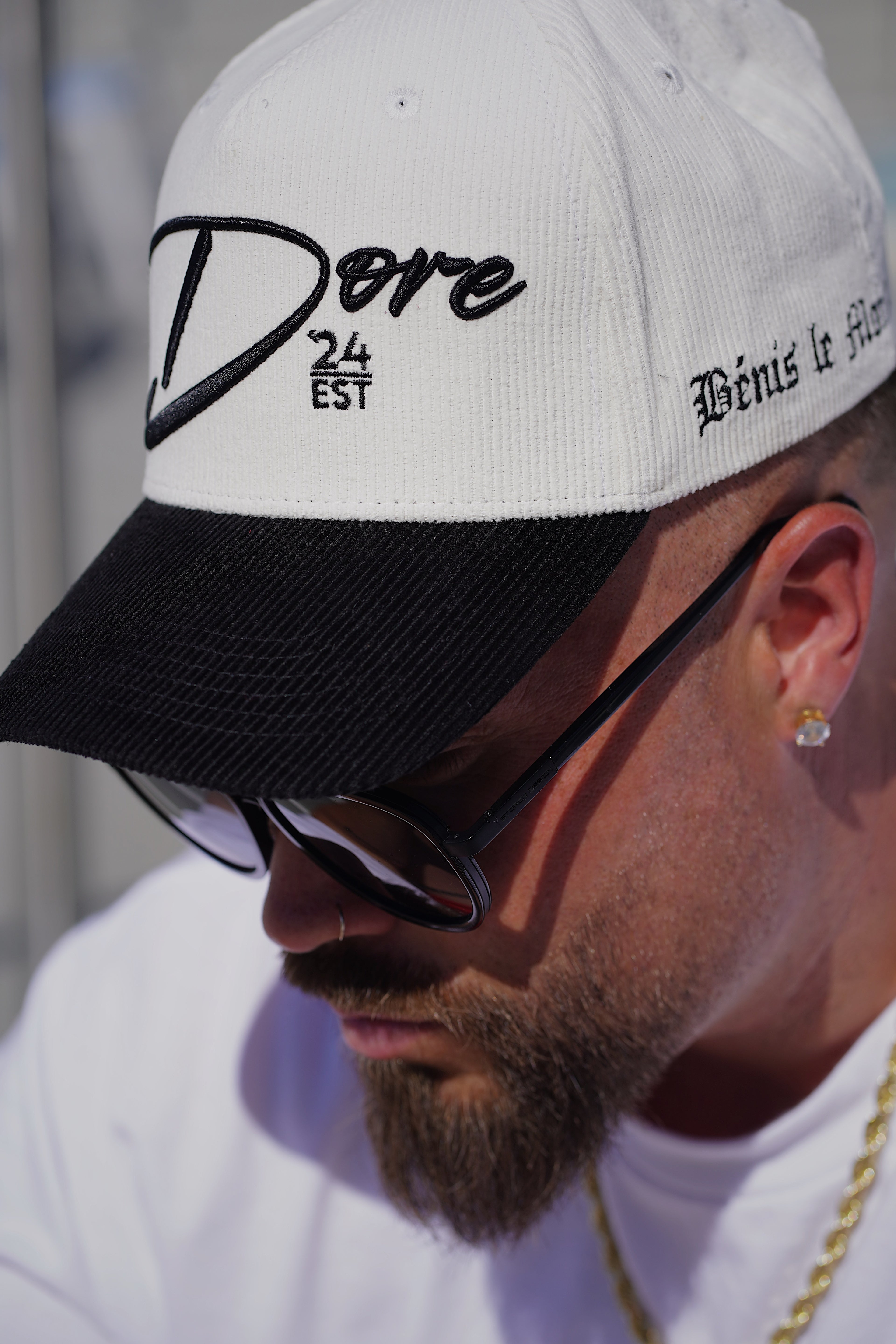 Corduroy White/Black Edition