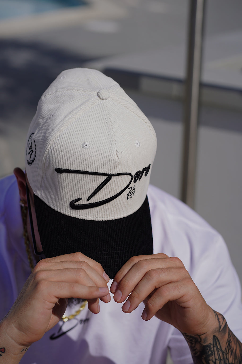 Corduroy White/Black Edition