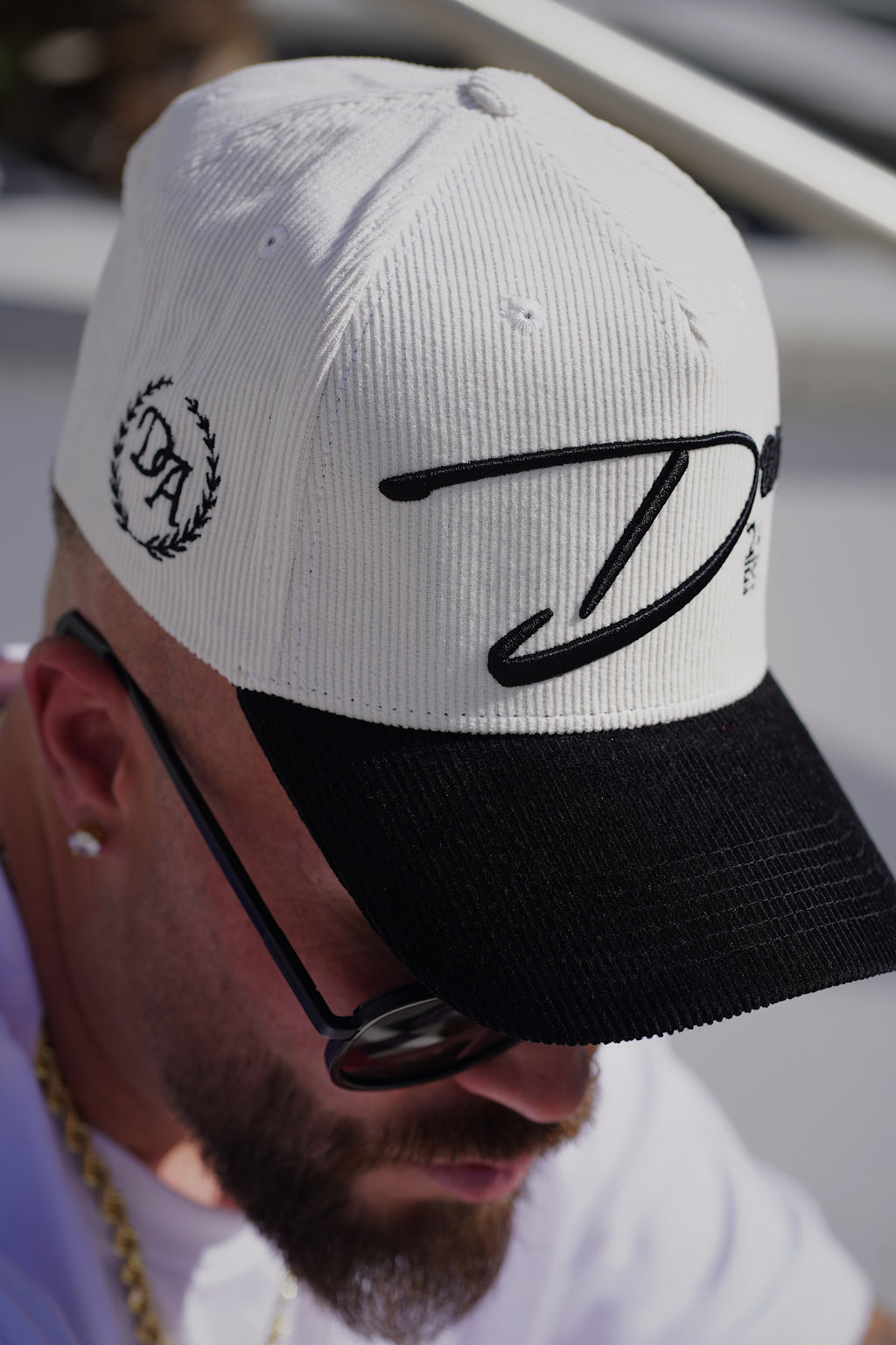 Corduroy White/Black Edition