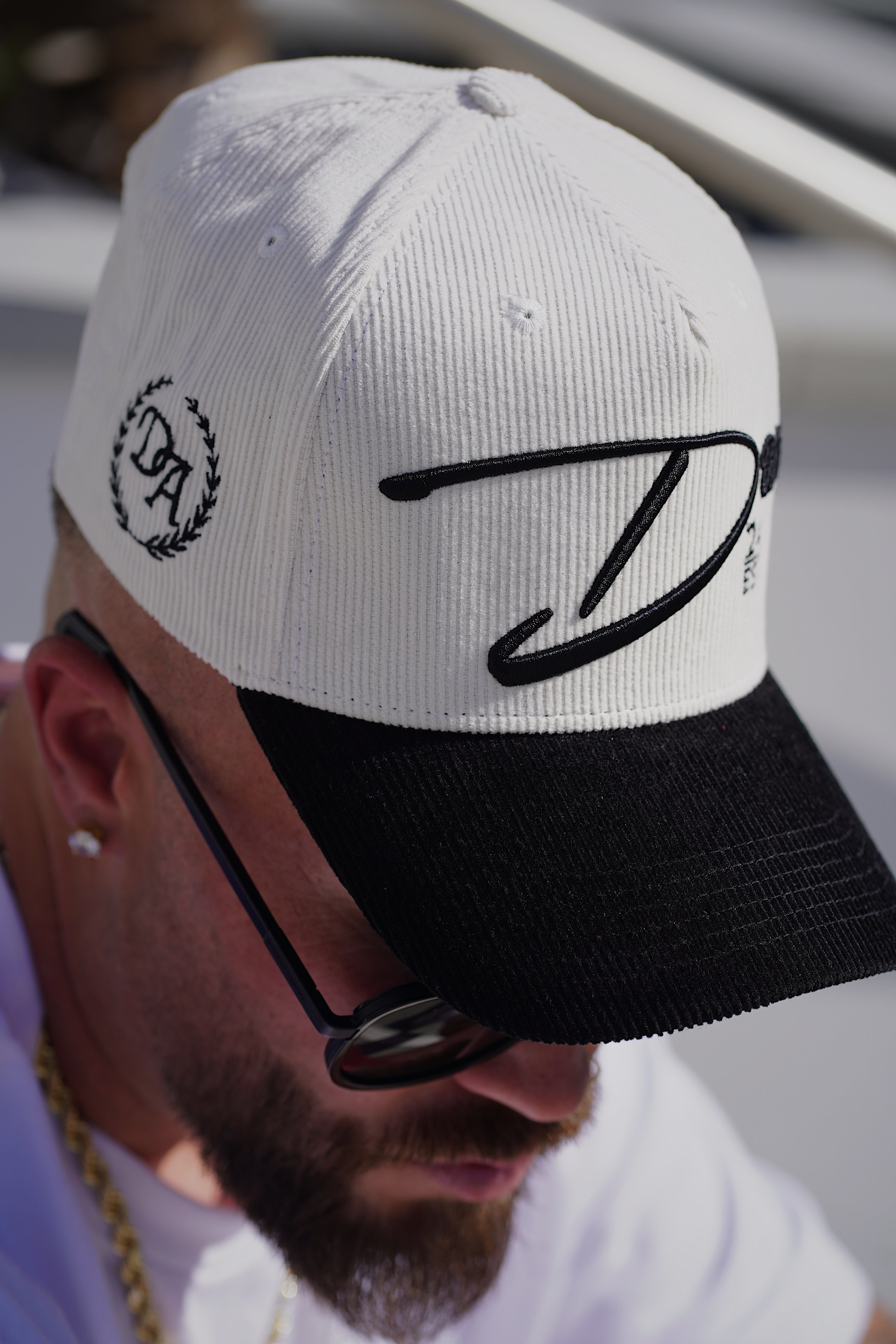 Corduroy White/Black Edition